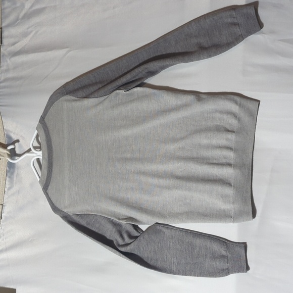 Alexander McQueen Men's Size Large 100% Wool 2 Tone. Grey Sweater - Picture 5 of 5